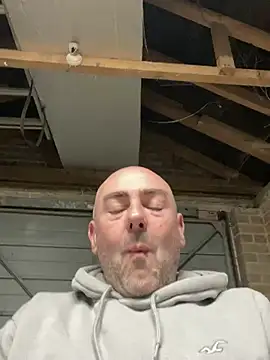 Snapshot of Richmcgee chatting on 03/18/26, 08:23 Richmcgee online show from 03/18/26, 08:23