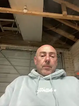 Snapshot of Richmcgee chatting on 03/25/26, 08:26 Richmcgee online show from 03/25/26, 08:26
