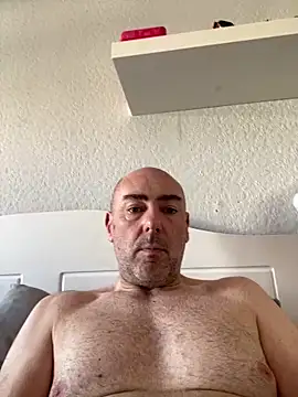 Snapshot of Richmcgee chatting on 04/03/26, 02:37 Richmcgee online show from 04/03/26, 02:37