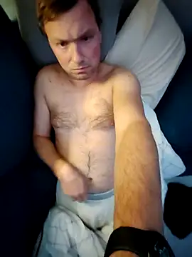 Snapshot of Igore3 chatting on 10/01/25, 09:32 Igore3 online show from 10/01/25, 09:32