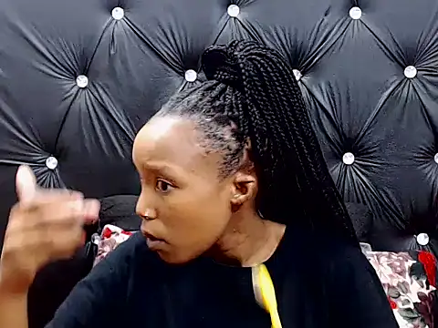 Snapshot of AppleAss02 chatting on 10/23/25, 08:18 AppleAss02 online show from 10/23/25, 08:18