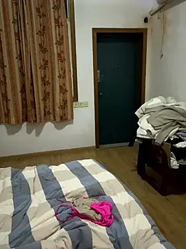 xiiuuff18 online show from 01/06/26, 02:21