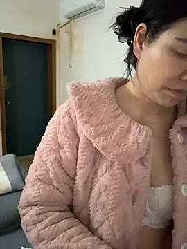 xiiuuff18 online show from 03/23/26, 01:26