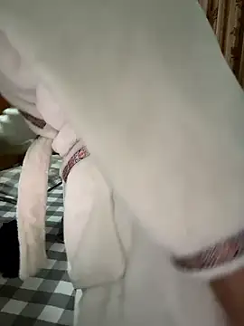 xiiuuff18 online show from 04/01/26, 01:41