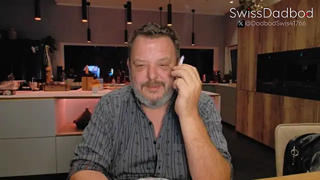 Snapshot of SwissDadbod chatting on 09/12/25, 12:33 SwissDadbod online show from 09/12/25, 12:33