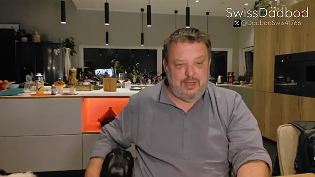 Snapshot of SwissDadbod chatting on 10/02/25, 06:59 SwissDadbod online show from 10/02/25, 06:59