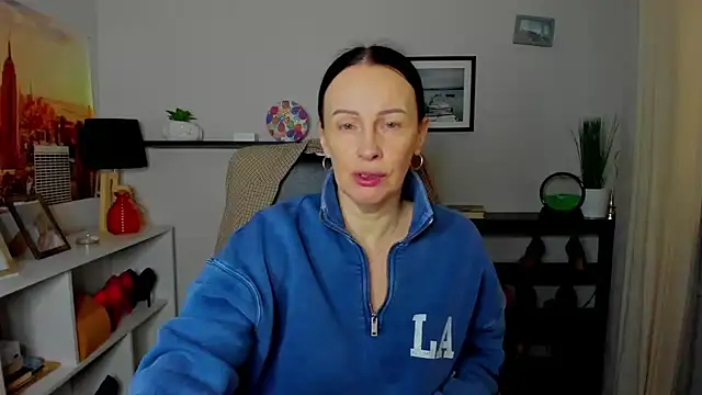 Velvet Jasmine online show from 11/15/25, 07:38