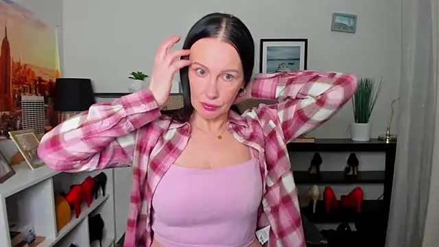 Velvet Jasmine online show from 12/20/25, 07:37