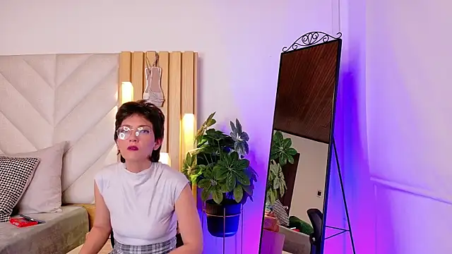 Zafiro Gem  online show from 09/12/25, 07:58