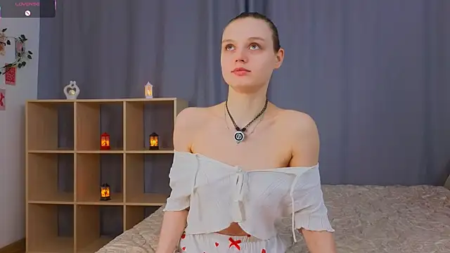 MandaReh online show from 12/19/25, 04:19