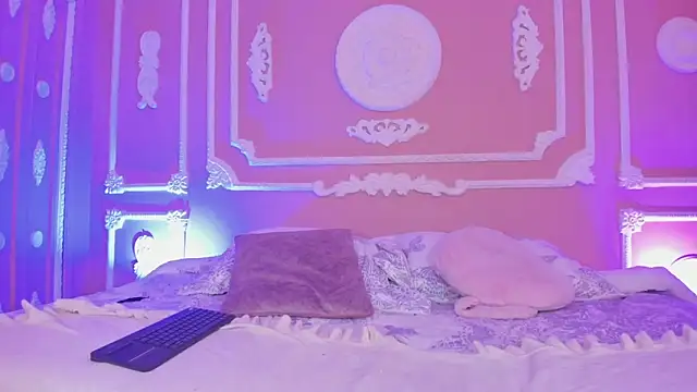 aitana johns online show from 10/01/25, 12:11