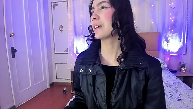 aitana johns online show from 11/19/25, 12:05