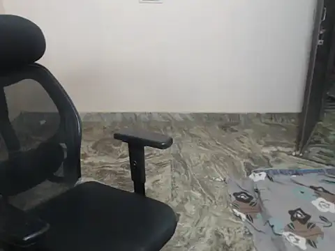  LoveBirds online show from 04/06/26, 06:42