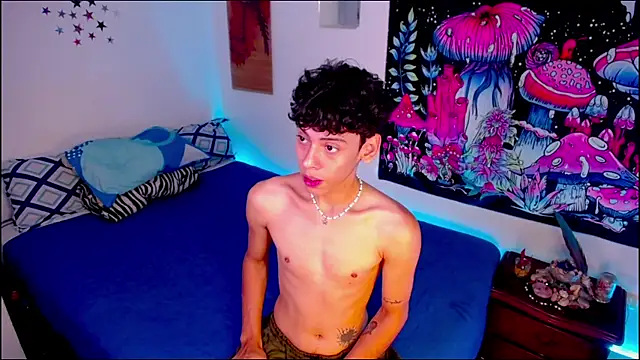 Snapshot of Thedoll_ethan7 chatting on 06/11/26, 12:32 Thedoll ethan7 online show from 06/11/26, 12:32