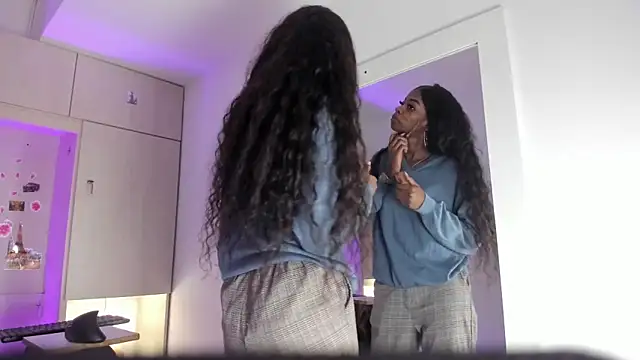 Stefannyevans  online show from 02/06/26, 01:58