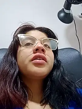 Julieth brown  online show from 09/28/25, 12:10