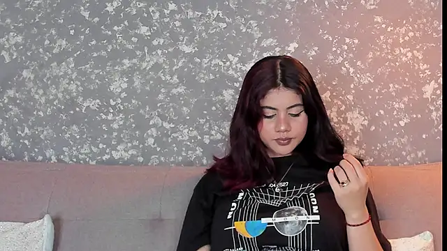 Julieth brown  online show from 12/04/25, 07:44