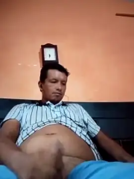 colombiano198720 online show from 12/22/25, 12:02