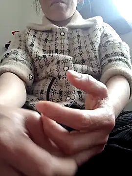 Maymay0033 online show from 11/18/25, 06:51