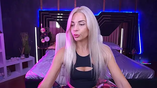 BellaRayyy online show from 10/09/25, 01:03