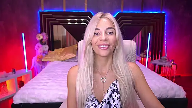 BellaRayyy online show from 10/27/25, 09:30