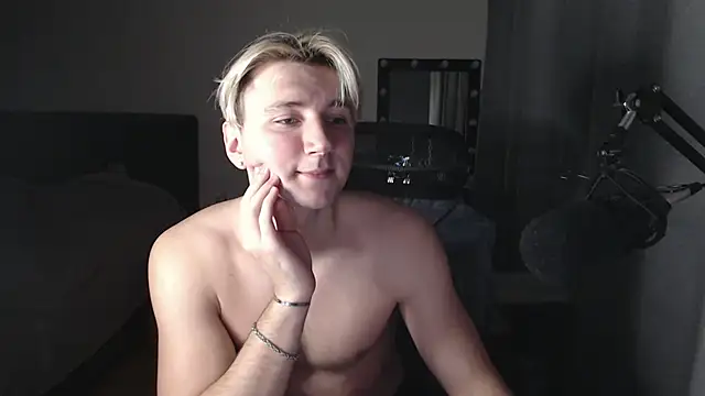 Snapshot of Elvin_Vaenight chatting on 11/01/25, 06:32 Elvin Vaenight online show from 11/01/25, 06:32