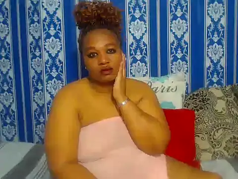 Snapshot of JUICEYLIPS333 chatting on 09/20/25, 04:52 JUICEYLIPS333 online show from 09/20/25, 04:52