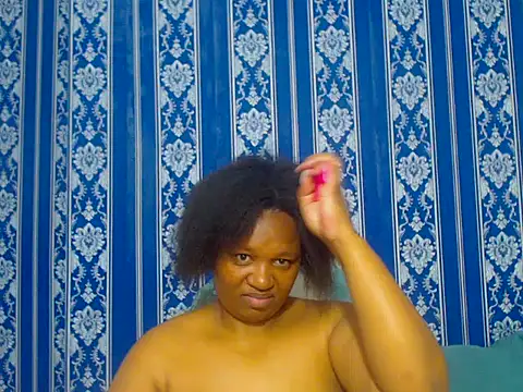 JUICEYLIPS333 online show from 11/06/25, 05:47