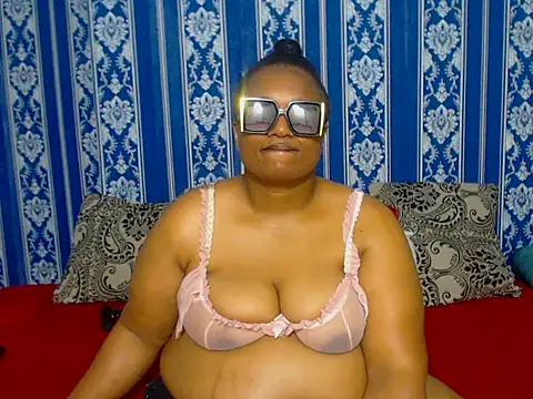 JUICEYLIPS333 online show from 11/23/25, 05:02