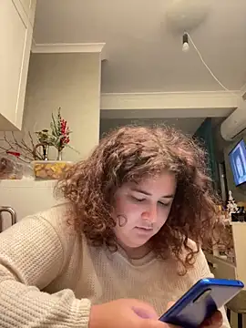 Snapshot of AliceCurlyX chatting on 12/04/25, 02:15 AliceCurlyX online show from 12/04/25, 02:15