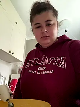 Snapshot of AliceCurlyX chatting on 12/05/25, 10:24 AliceCurlyX online show from 12/05/25, 10:24