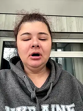 Snapshot of AliceCurlyX chatting on 12/15/25, 09:35 AliceCurlyX online show from 12/15/25, 09:35