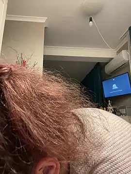 Snapshot of AliceCurlyX chatting on 12/16/25, 04:45 AliceCurlyX online show from 12/16/25, 04:45