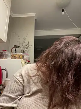 Snapshot of AliceCurlyX chatting on 12/20/25, 01:07 AliceCurlyX online show from 12/20/25, 01:07