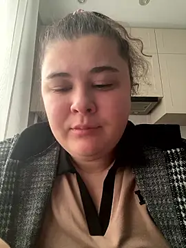 Snapshot of AliceCurlyX chatting on 01/13/26, 01:38 AliceCurlyX online show from 01/13/26, 01:38