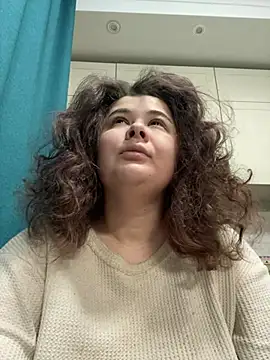 Snapshot of AliceCurlyX chatting on 01/16/26, 02:26 AliceCurlyX online show from 01/16/26, 02:26