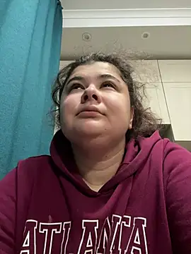 Snapshot of AliceCurlyX chatting on 02/01/26, 04:44 AliceCurlyX online show from 02/01/26, 04:44