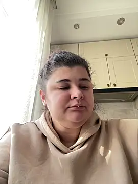 Snapshot of AliceCurlyX chatting on 02/09/26, 11:25 AliceCurlyX online show from 02/09/26, 11:25