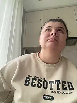 Snapshot of AliceCurlyX chatting on 02/16/26, 02:02 AliceCurlyX online show from 02/16/26, 02:02