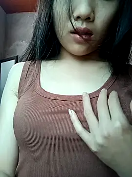 Snapshot of Ananine chatting on 04/06/26, 12:08 Ananine online show from 04/06/26, 12:08