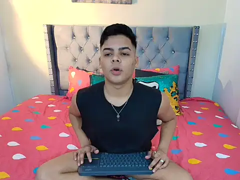 stewart mateo  online show from 10/15/25, 02:01