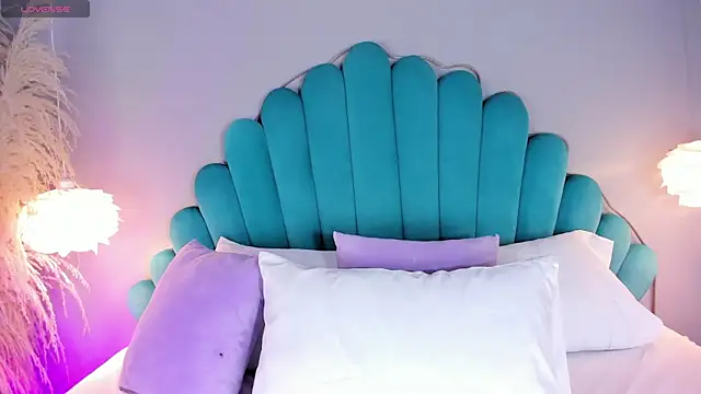 AlassiaHocthner online show from 02/27/26, 11:54