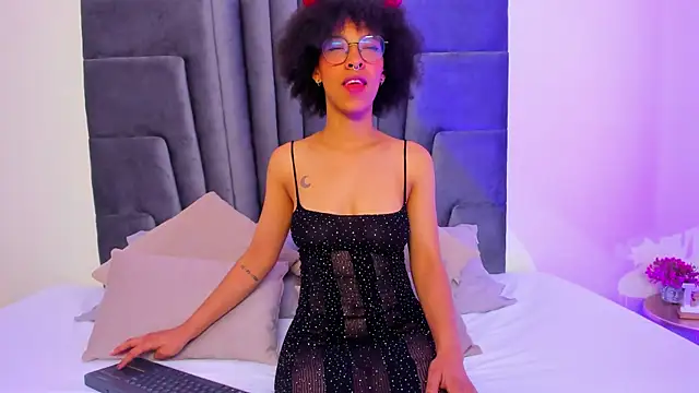 sophie rojas online show from 10/31/25, 10:44