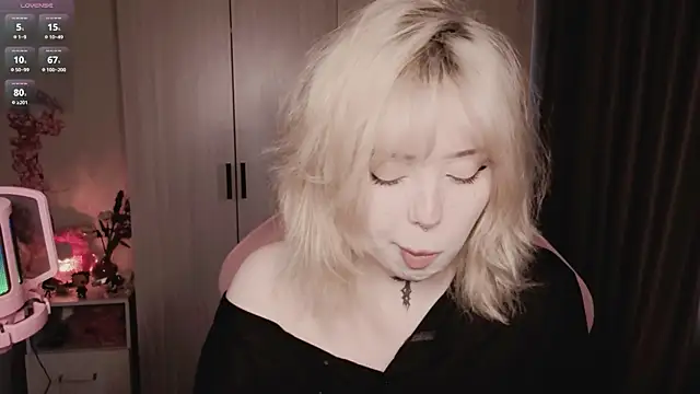 Snapshot of RileyVice chatting on 07/16/26, 09:37 RileyVice online show from 07/16/26, 09:37