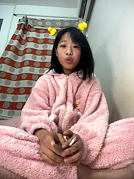 jingjing005 online show from 12/02/25, 11:48