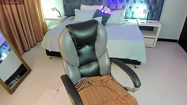 Blair red  online show from 04/01/26, 12:06