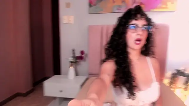 AmaraYasbel online show from 03/05/26, 06:15