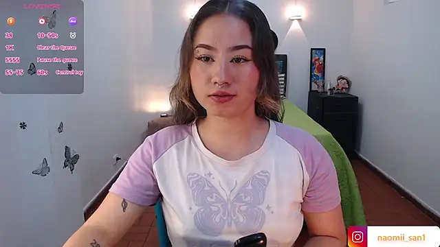 Snapshot of naomii_san chatting on 09/30/25, 10:04 naomii san online show from 09/30/25, 10:04