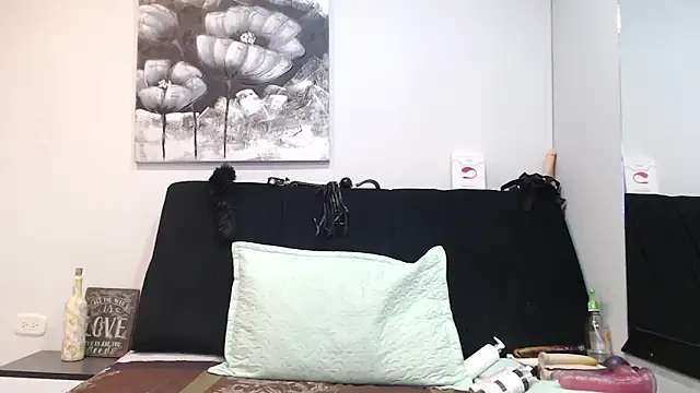 DonnaJoness online show from 11/06/25, 08:54