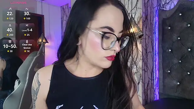 Zami Escobar of online show from 10/07/25, 06:38